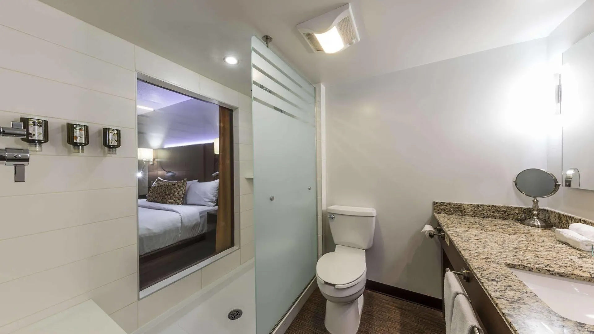Hotel & Suites Normandin Quebec Canada
