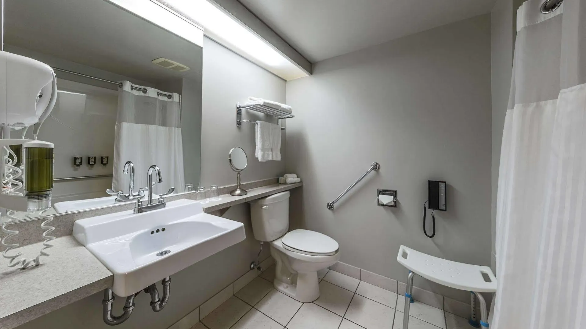 ***  Hotel & Suites Normandin Quebec Canada