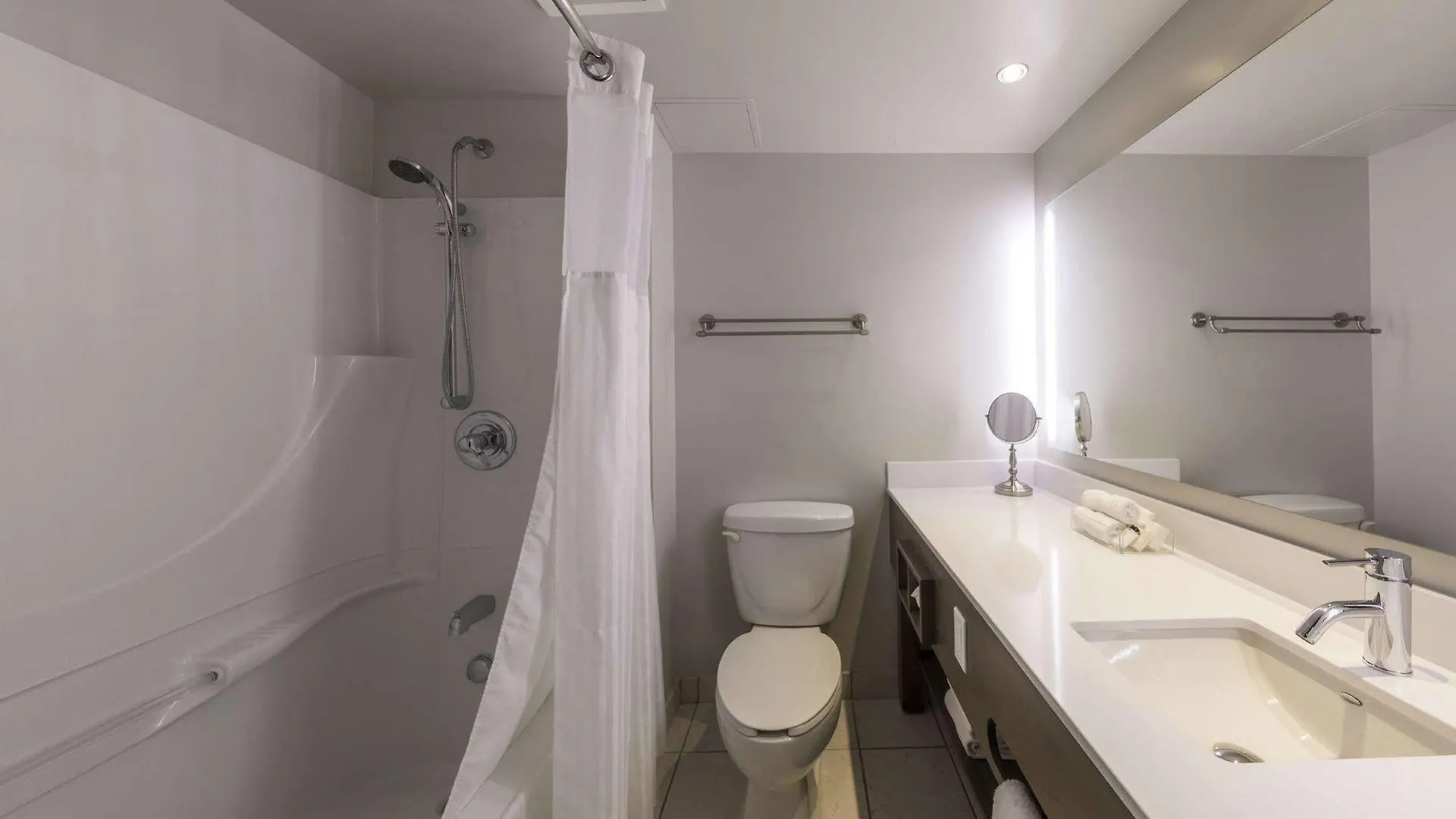 Hotel & Suites Normandin Quebec